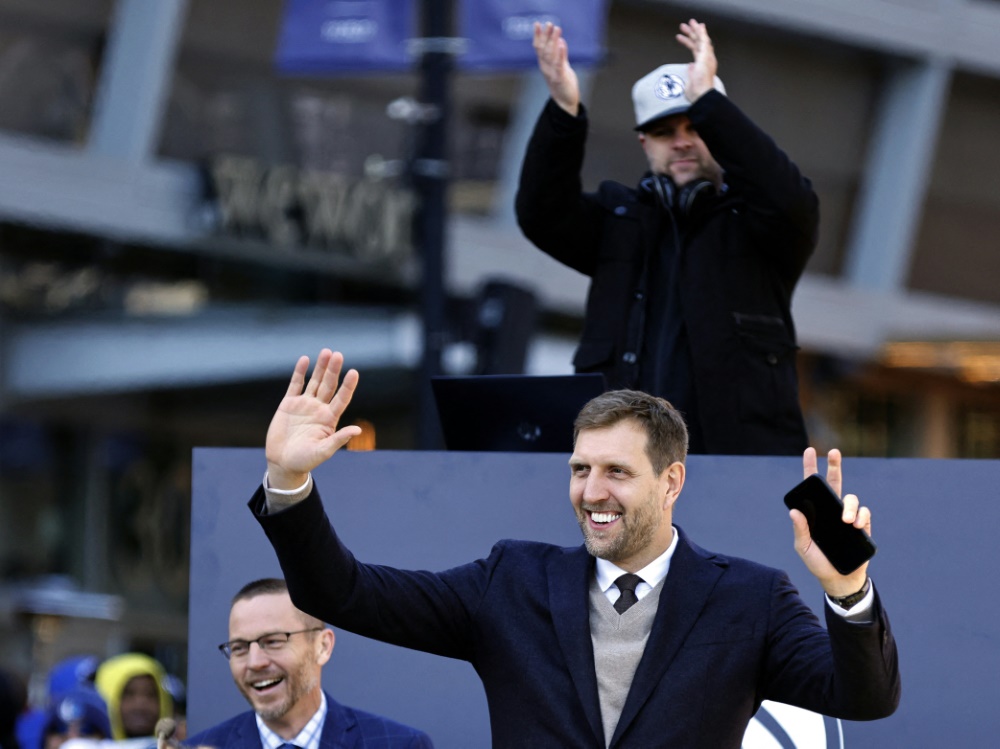 Dirk Nowitzki hat sich für das Zverev-Match angekündigt