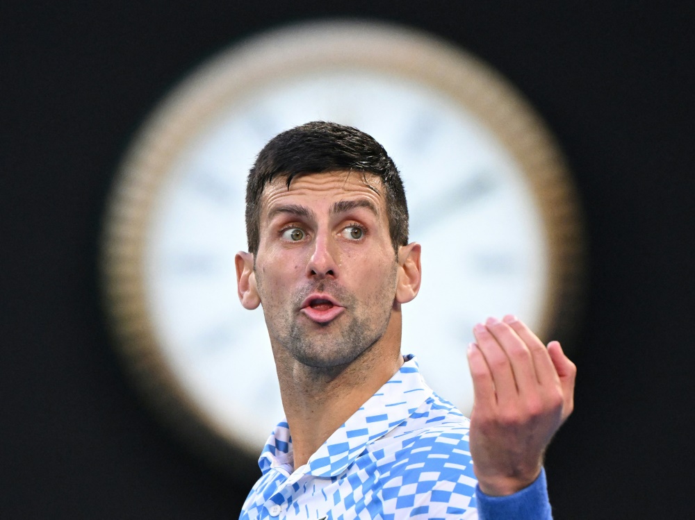 Novak Djokovic winkt 22. Grand-Slam-Titel