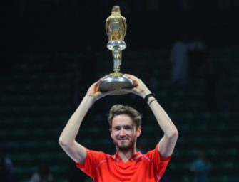 Medvedev gewinnt auch in Doha