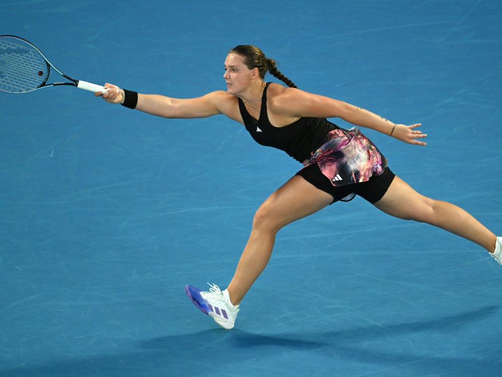 Jule Niemeier schlägt Sofia Kenin in drei Sätzen