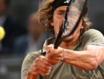 Trotz Oberschenkelproblemen: Zverev erreicht Runde drei