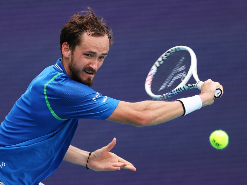 Medwedew und Co. dürfen in Wimbledon aufschlagen