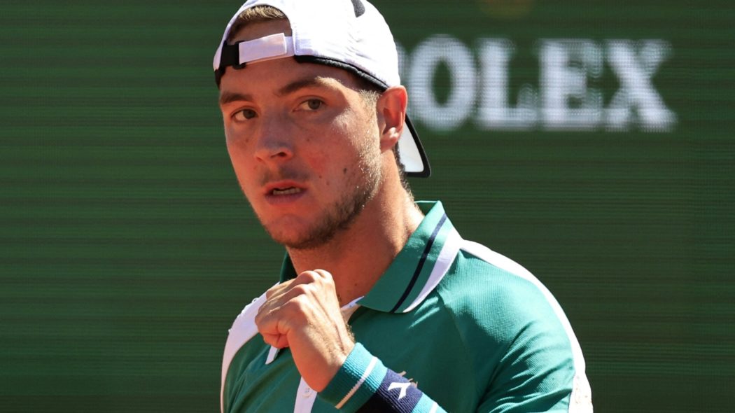 Struff schlägt den Amerikaner Ben Shelton