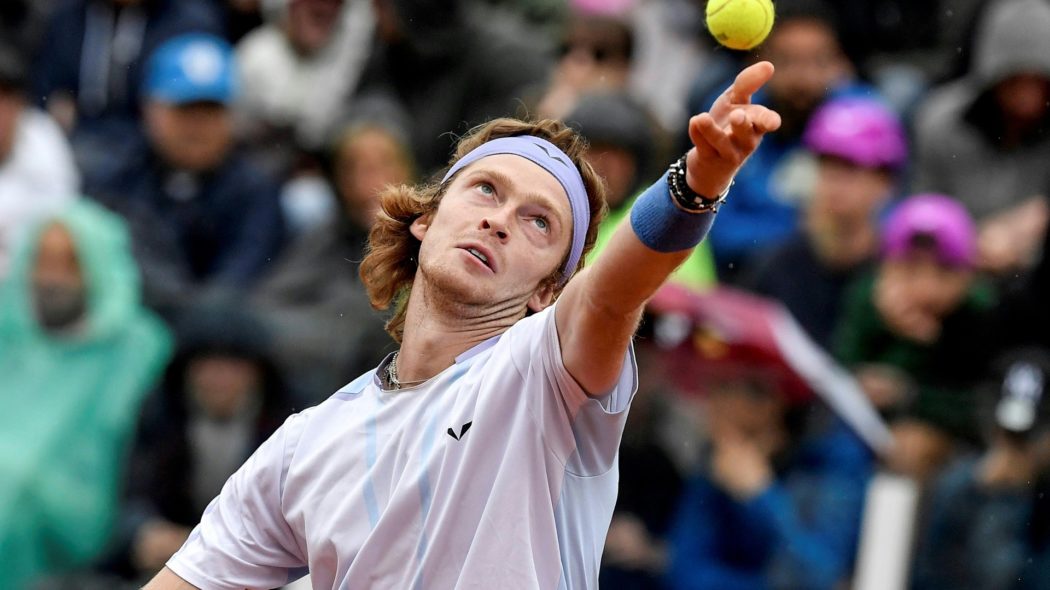 Andrej Rublew wird auch in Halle aufschlagen