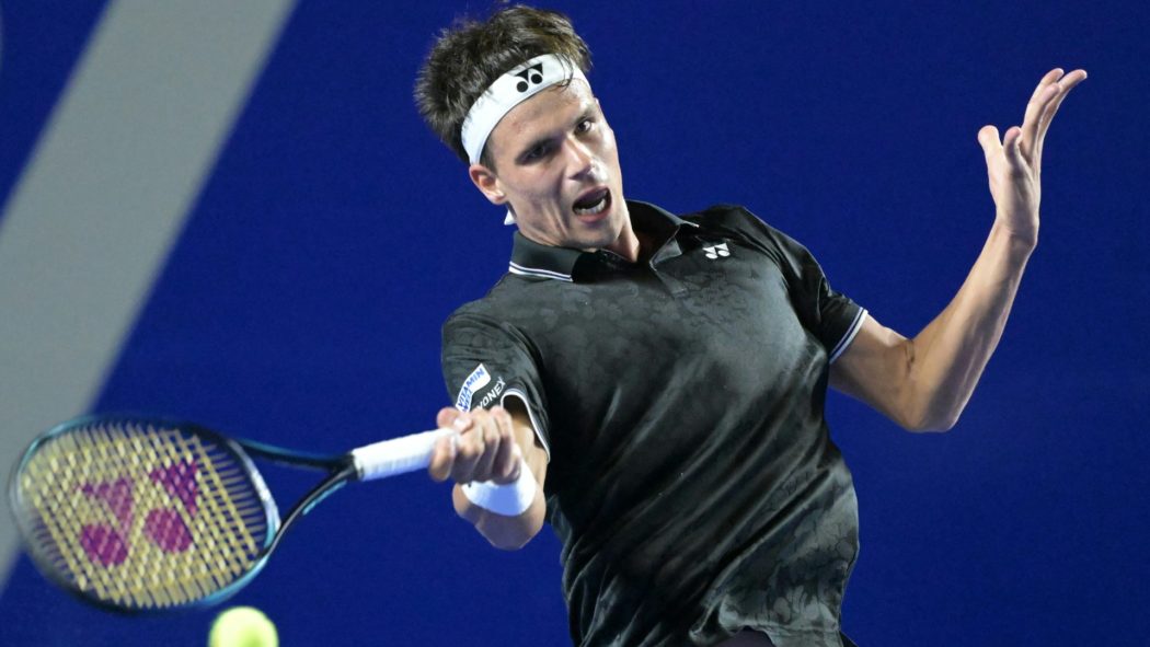 Altmaier siegt zum Auftakt glatt in drei Sätzen