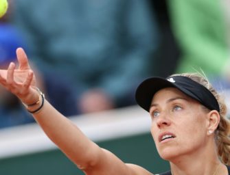 Kerber greift wieder zum Schläger