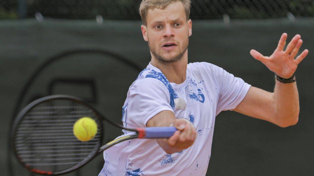 Hanfmann gewinnt knapp gegen Altmaier