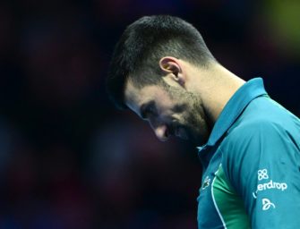 Halbfinaleinzug in Gefahr: Djokovic braucht Schützenhilfe