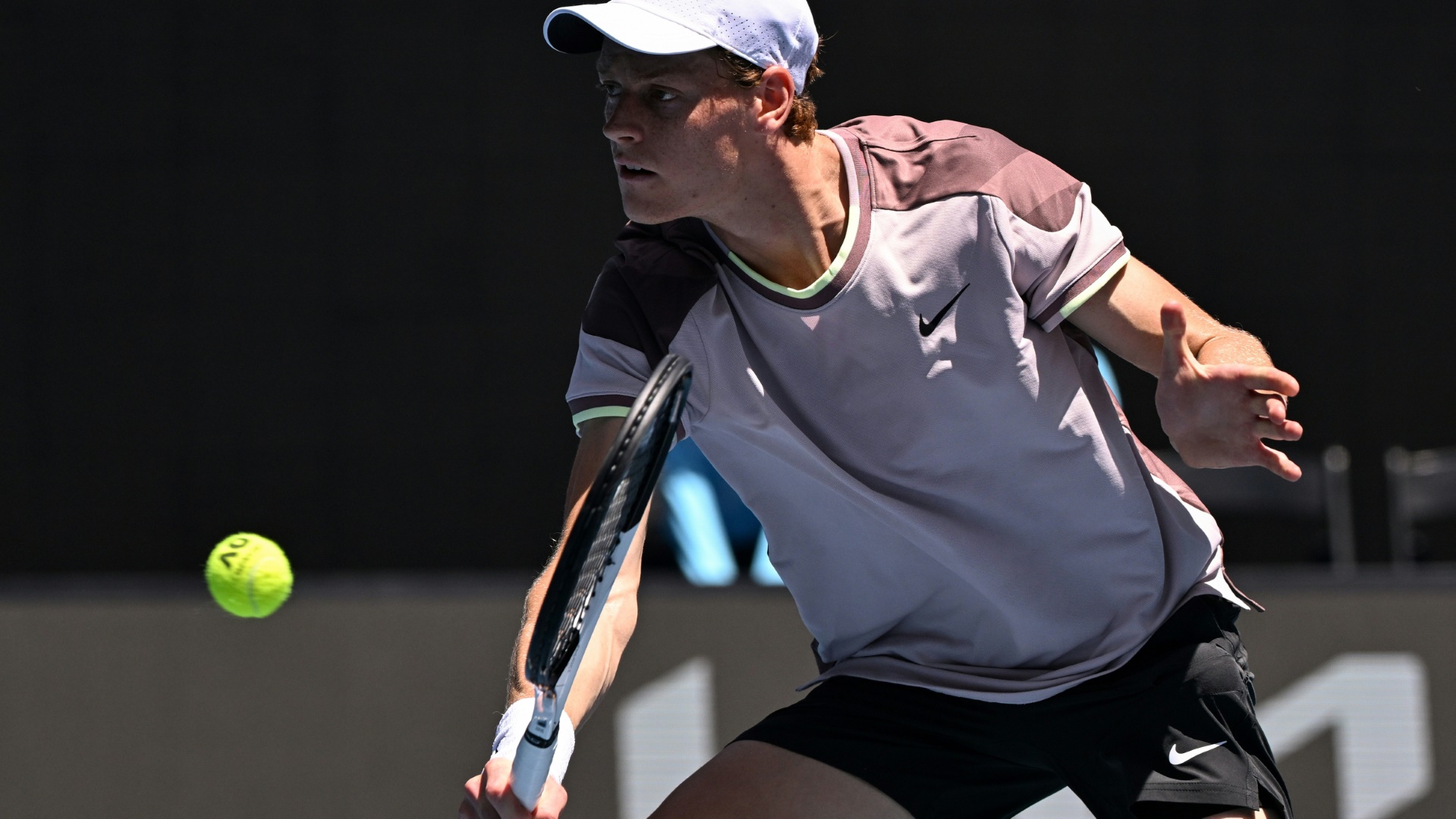 Australian Open: Sinner souverän zum Auftakt - tennis MAGAZIN