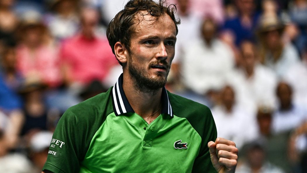 Daniil Medwedew übersteht den Fünfsatz-Krimi