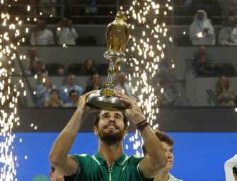 Khachanov stoppt Jungstar Mensik und holt sechsten Turniersieg