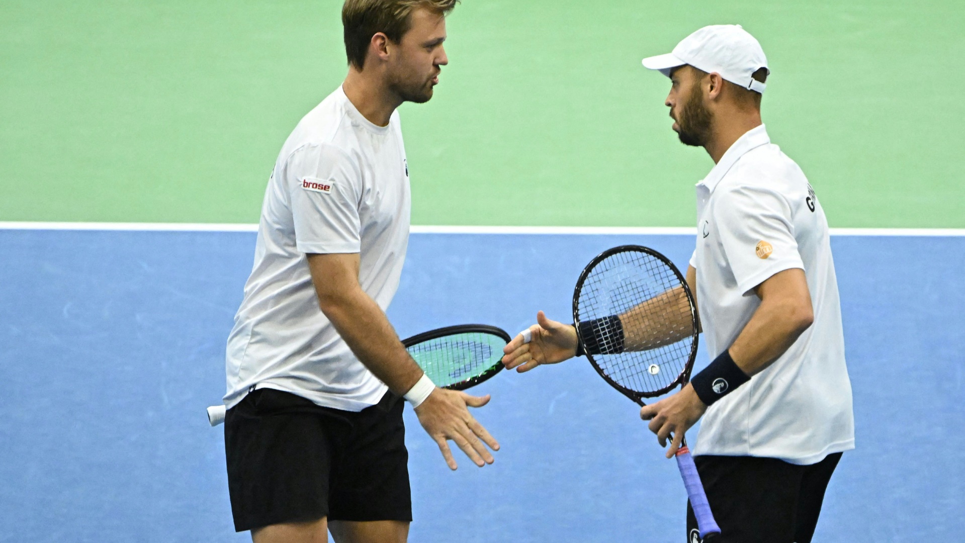 Davis Cup: Krawietz und Pütz bringen Deutschland in Führung - tennis ...