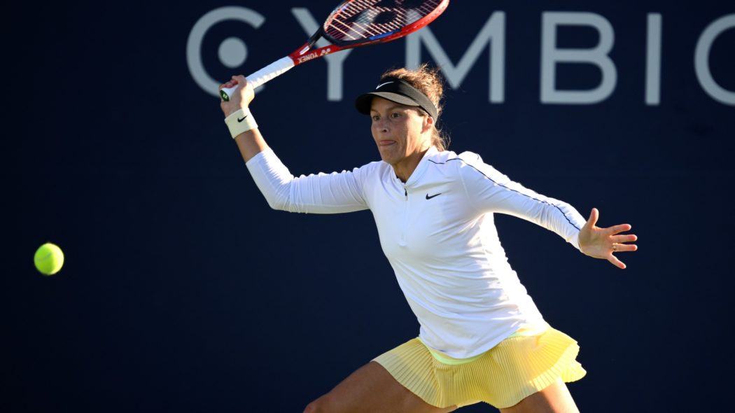 Tatjana Maria holt zur Vorhand aus