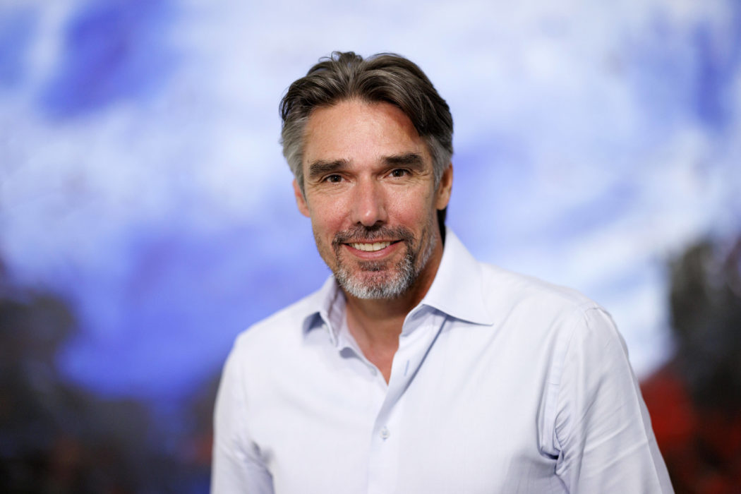 Ex-Tennisspieler und Olympiasieger Michael Stich bei einem exklusiven Shooting vor seinen Gemälden in der Ausstellung Be