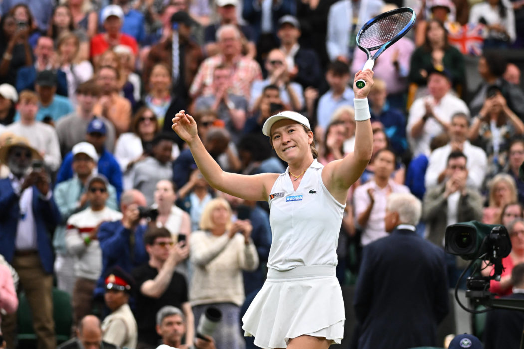 Wimbledon – Fourth Round Lulu Sun (NZL) during her fourth round match at the 2024 Wimbledon Championships at the AELTC i