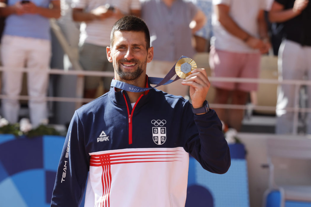 4 Aout 2024 – Paris, France : Novak Djokovic devient Champion Olympique du tennis hommes contre Carlos Alcaraz lors des