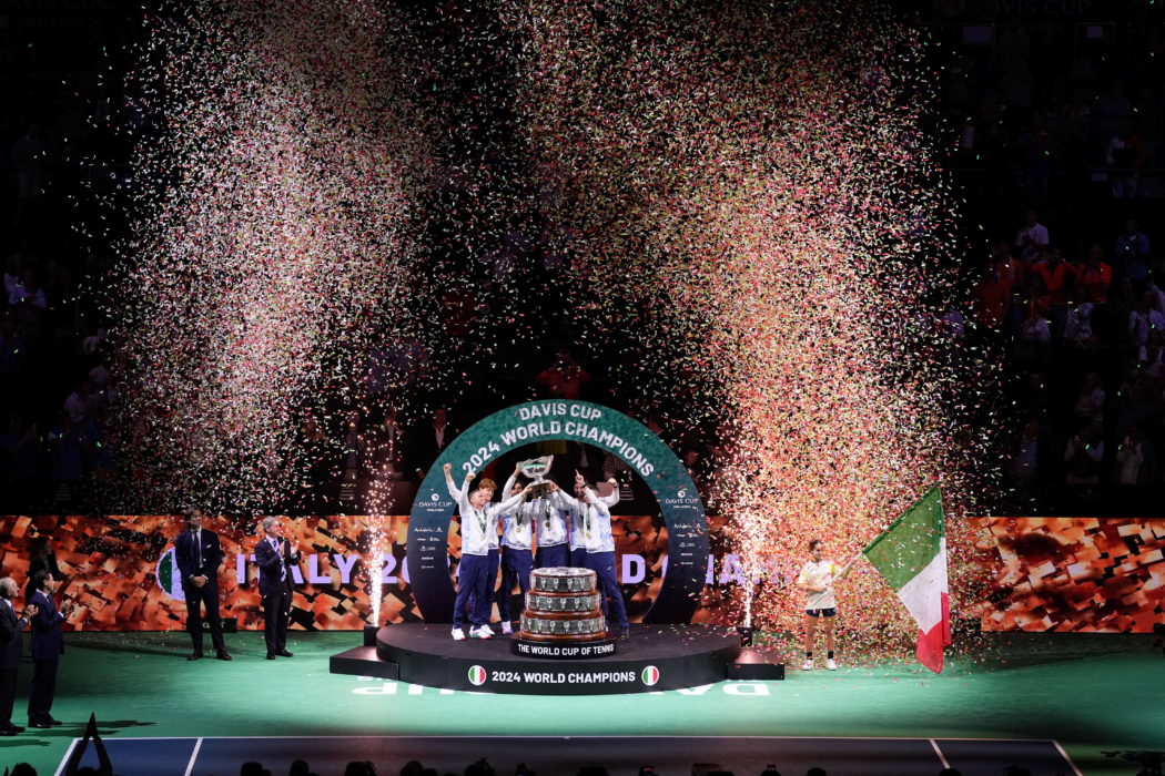 November 24, 2024, Malaga, Malaga, SPAIN: Team Italy celebrate the victory with the trophy after winning during the Davi