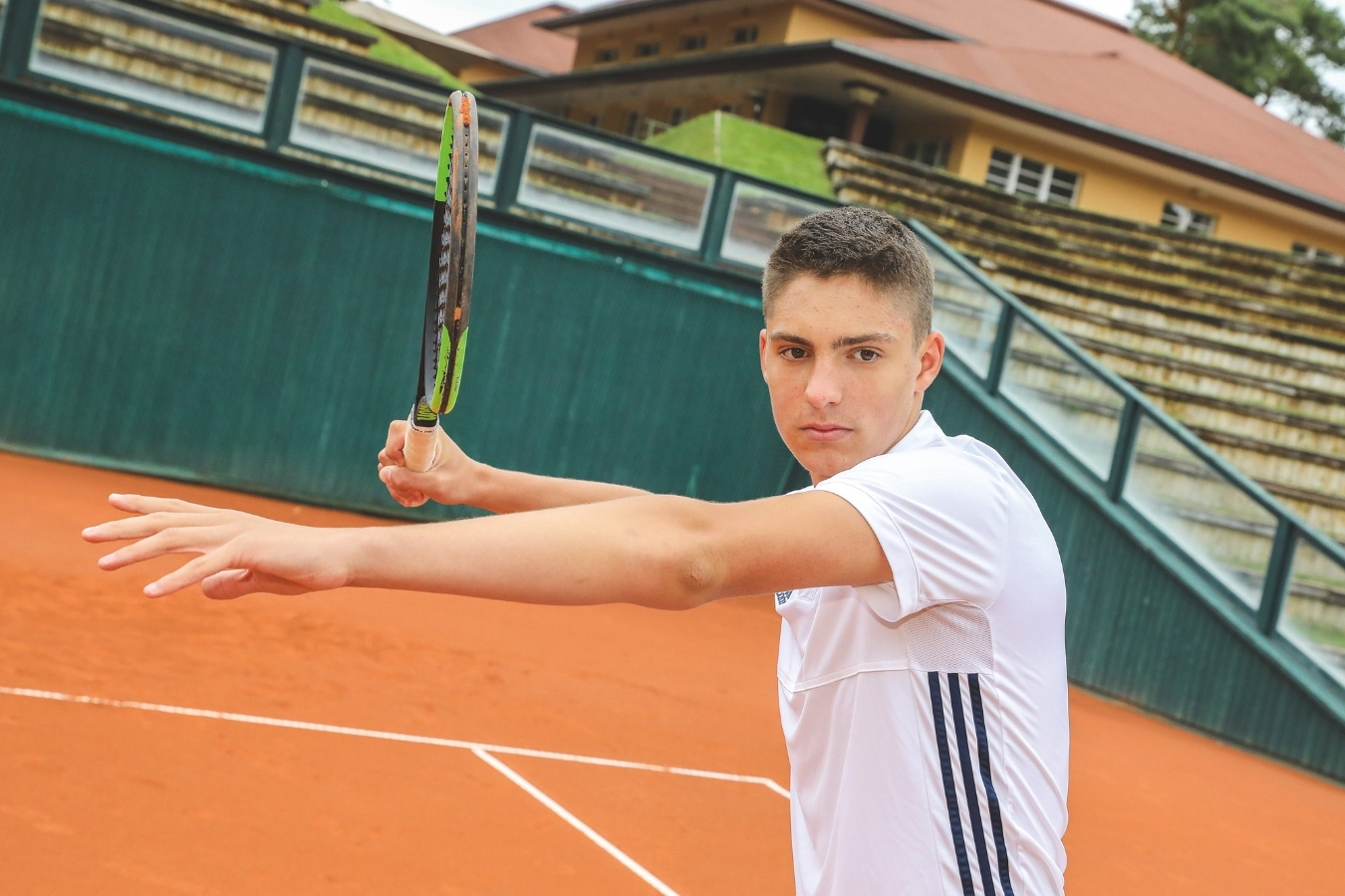 Ausgangsstellung für den Vorhand-Schlag im Tennis