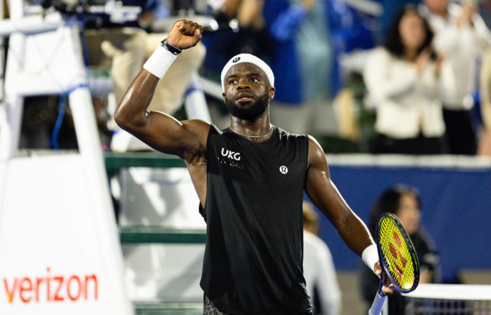 Zu viele Logos: Warum das Shirt von Tiafoe übermalt wurde